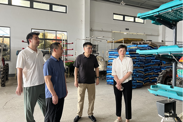 市农机鉴定推广站赴嘉定开展区域农机服务中心工作调研